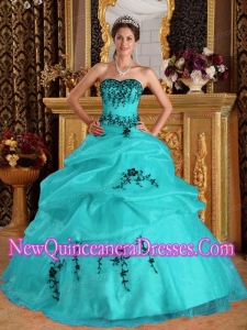 Cheap Quinceanera Gowns In Turquoise With Sweetheart Embroidery
