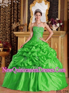 Fashionable Green Ball Gown Strapless Floor-length Pick-ups Taffeta Quinceanera Dress