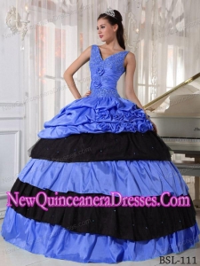 Ball Gown V-neck Popular Quinceanera Gowns with Beading in Blue and Black