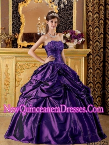 Appliques Ball Gown Strapless Taffeta Quinceanera Dress in Purple