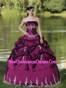 Puffy Custom Made Euchsia Puffy Sweet 16 Gowns Party Wear With Satin Embroidery Decorate