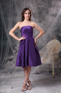 Purple Empire Strapless Knee-length Taffeta Ruch Dama Dresses for Quinceanera