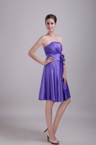 Purple A-line / Princess Strapless Knee-length Satin Handle-made Flower Dama Dresses for Quinceanera