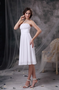 White A-line Strapless Knee-length Chiffon Ruch Dama Dress