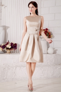 Champagne A-line Bateau Knee-length Satin Hand Made Flowers Dama Dresses for Quinceanera