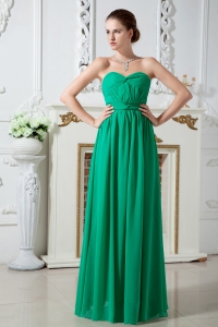 Green Empire Sweetheart Floor-length Chiffon Ruch Dama Dresses for Quinceanera