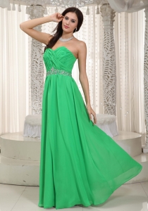 Green Empire Sweetheart Floor-length Chiffon Ruch and Beading Quinceanera Dama Dresses