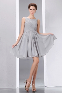 Grey A-line Scoop Knee-length Chiffon Ruch Dama Dresses for Quinceanera
