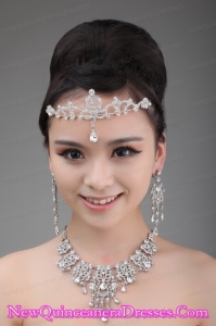 Luxurious Crown and Necklace in Rhinestone and Alloy