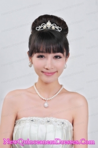 Gorgeous Alloy With Rhinestone Ladies Necklace and Tiara