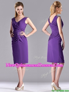 Cheap Column V Neck Knee-length Short Dama Dress in Purple