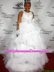 Feminine Scoop White Quinceanera Dress with Beading and Bowknot