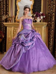 Classical Lavender Quinceanera Dress Strapless Appliques Taffeta Ball Gown