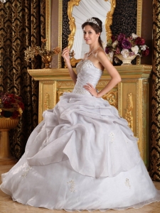 Inexpensive Grey Quinceanera Dress Sweetheart Organza Beading Ball Gown