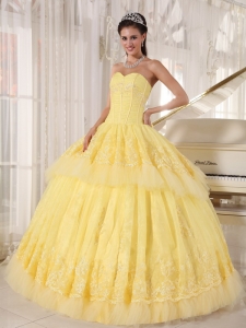 Simple Yellow Quinceanera Dress Sweetheart Organza Appliques Ball Gown