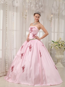 Lovely Pink Quinceanera Dress Strapless Taffeta Appliques Ball Gown