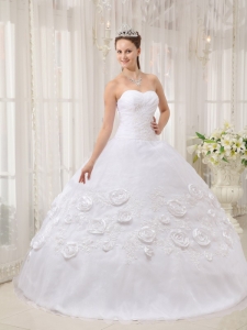 Exquisite White Quinceanera Dress Sweetheart Organza Appliques Ball Gown