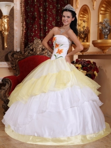 Romantic Light Yellow and White Quinceanera Dress Strapless Organza Embroidery Ball Gown