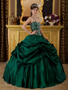 Beautiful Dark Green Quinceanera Dress Sweetheart Taffeta Embroidery Ball Gown