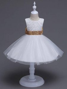 Best Sleeveless Tulle Knee Length Zipper Kids Pageant Dress in White with Lace and Bowknot