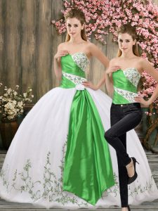 Sleeveless Organza Floor Length Lace Up Sweet 16 Dresses in White with Embroidery and Belt