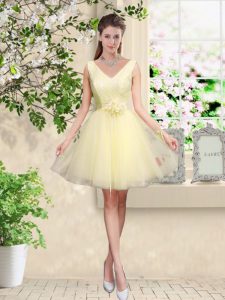 Modest Knee Length Lace Up Dama Dress for Quinceanera Light Yellow for Prom and Party with Lace and Belt