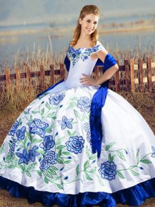 Free and Easy Sleeveless Satin and Organza Floor Length Lace Up 15th Birthday Dress in Blue And White with Embroidery and Ruffles