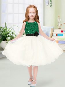 Champagne A-line Scoop Sleeveless Organza Knee Length Zipper Sequins and Hand Made Flower Little Girls Pageant Dress Wholesale