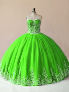 Sleeveless Floor Length Embroidery Lace Up Quince Ball Gowns with