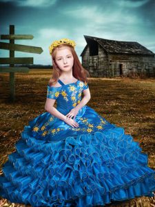 Pretty Organza Off The Shoulder Short Sleeves Lace Up Embroidery and Ruffled Layers Kids Formal Wear in Blue