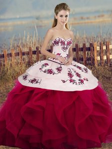 Free and Easy White And Red Ball Gowns Embroidery and Ruffles and Bowknot Quince Ball Gowns Lace Up Tulle Sleeveless Floor Length