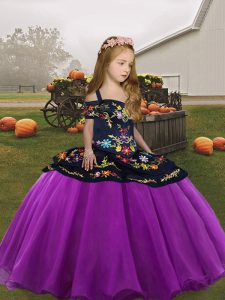 Custom Fit Purple Straps Neckline Embroidery Little Girl Pageant Gowns Sleeveless Lace Up
