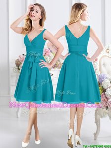 Modern Teal Chiffon Zipper V-neck Sleeveless Knee Length Court Dresses for Sweet 16 Ruching and Belt