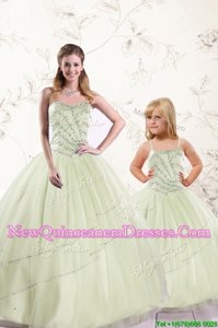 Excellent Sweetheart Sleeveless Quince Ball Gowns Floor Length Beading Yellow Green Tulle