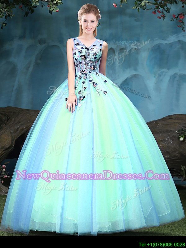 Sophisticated V-neck Sleeveless Tulle Ball Gown Prom Dress Appliques Lace Up